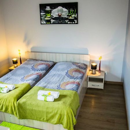 Pokoje Staromiejski Apartman Uniejow Kültér fotó